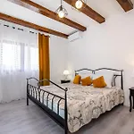 Ferienhaus Family Friendly House With A Swimming Pool - Cuskijas, Novigrad - 19868 *