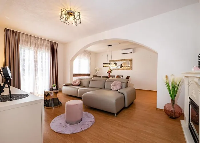 Family Friendly House With A Swimming Pool - Cuskijas, Novigrad - 19868 * Pridraga