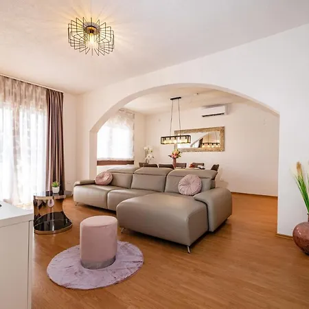 Family Friendly House With A Swimming Pool - Cuskijas, Novigrad - 19868 * Pridraga