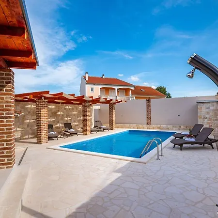別荘 Family Friendly House With A Swimming Pool - Cuskijas, Novigrad - 19868 *