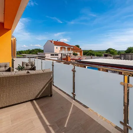 Family Friendly House With A Swimming Pool - Cuskijas, Novigrad - 19868 別荘