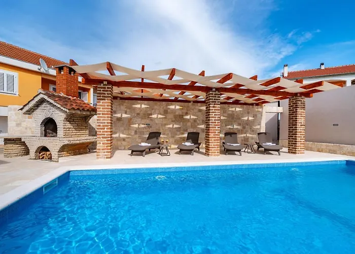 Family Friendly House With A Swimming Pool - Cuskijas, Novigrad - 19868 * Pridraga