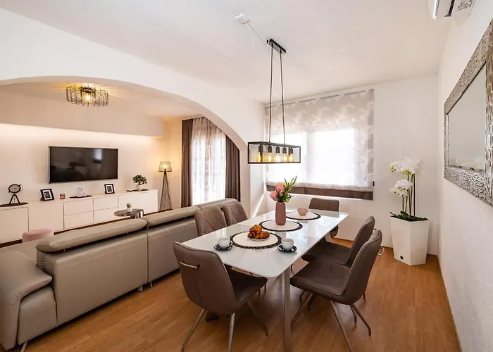 Family Friendly House With A Swimming Pool - Cuskijas, Novigrad - 19868 Hébergement de vacances