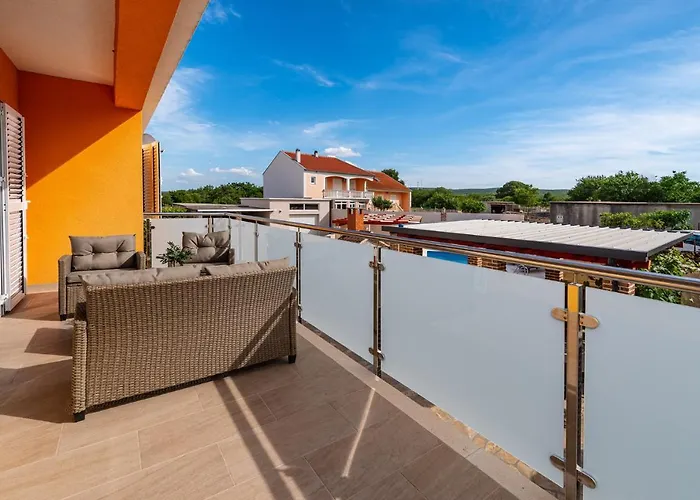 Family Friendly House With A Swimming Pool - Cuskijas, Novigrad - 19868 Hébergement de vacances