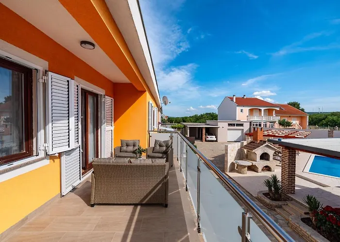 Family Friendly House With A Swimming Pool - Cuskijas, Novigrad - 19868 Hébergement de vacances *